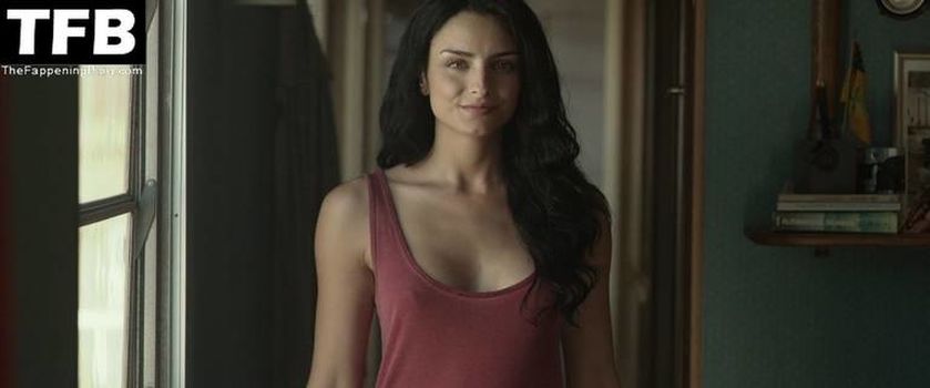 Aislinn Derbez
