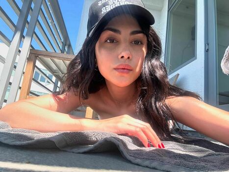 Alexa Mansour