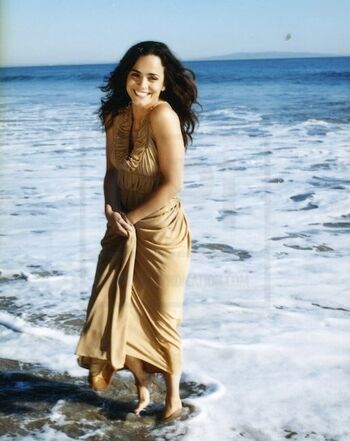 Alice Braga