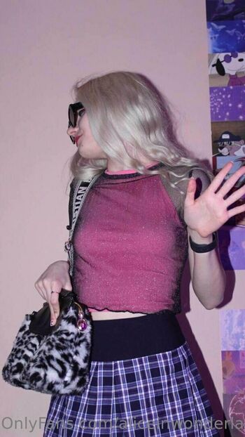 aliceinwonderland_xo