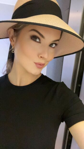 Amanda Cerny