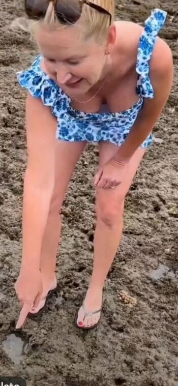 Angela Kinsey