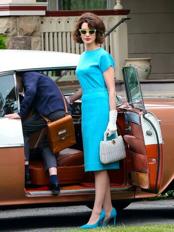 Anne Hathaway