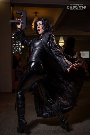 Anya Ichios