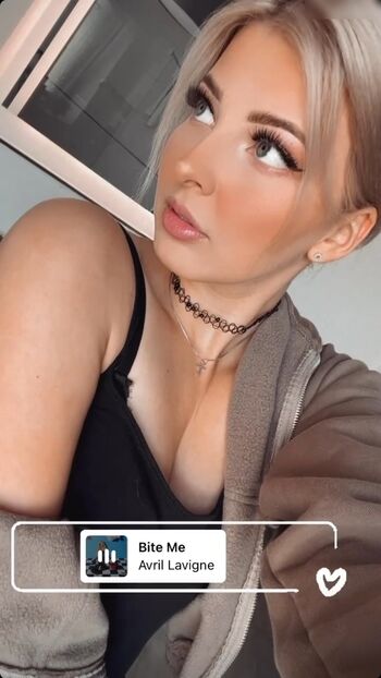 ASMR Janina