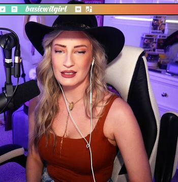 BasicWitGirl