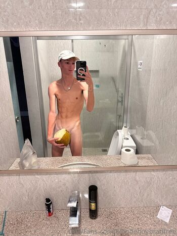 blondeboybradfree