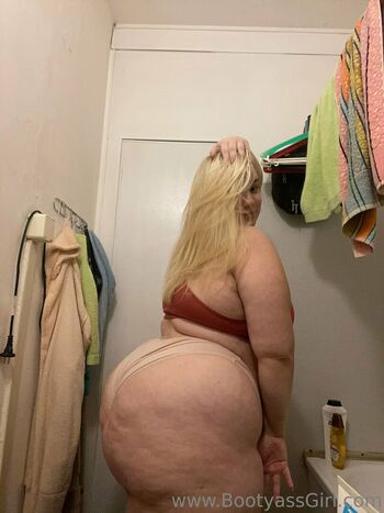bootyassgirl