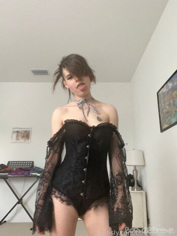 born2bscene