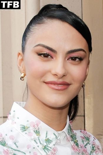 Camila Mendes
