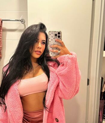 Cinthia Cruz