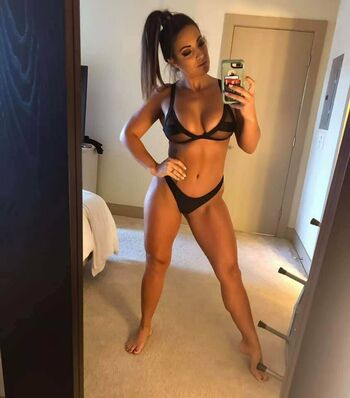 Courtney Tillia