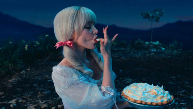 Dove Cameron