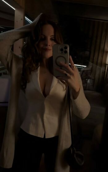 Elizabeth Gillies
