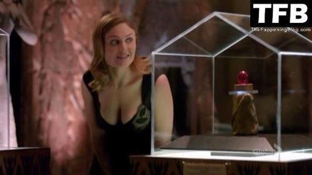 Emily Deschanel
