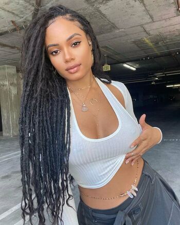 Essence Tatiana