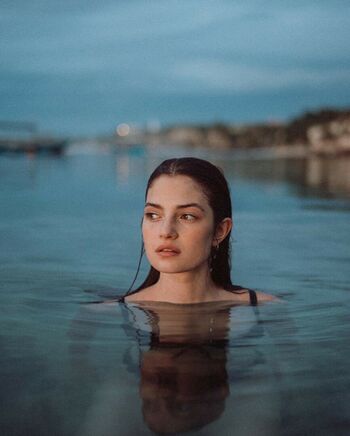Eve Dumon