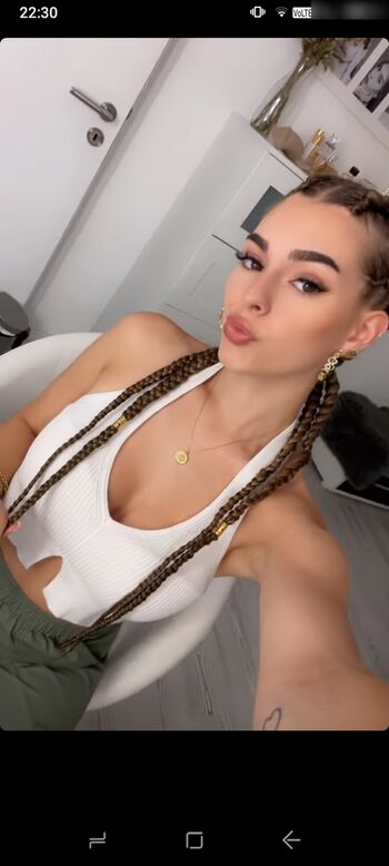 Fiona KJ