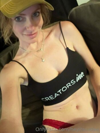 heyitscodee