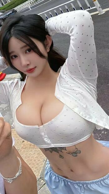 Hitomi Songyuxin