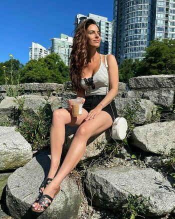 Jessica Lowndes