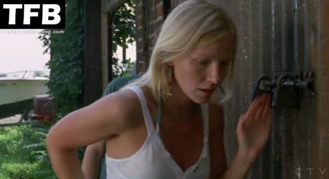 Kelli Giddish
