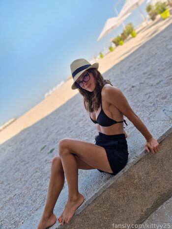 Kittyy25