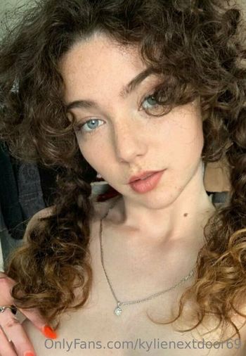 kylienextdoor69