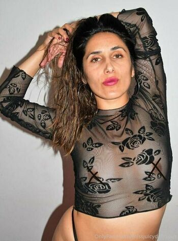 ladyjuicybrunette