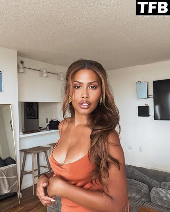 Leyna Bloom