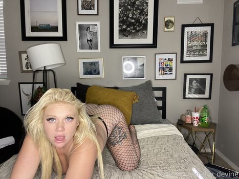 lily_devine