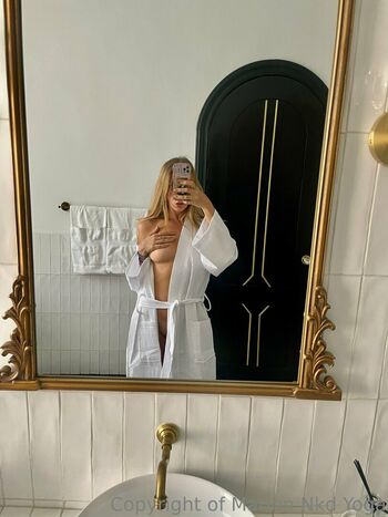 marionnakedyoga