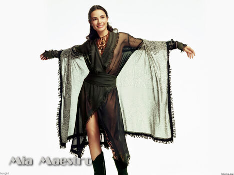 Mia Maestro