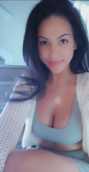 Miss Bella Brookz