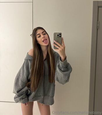 nailahebony
