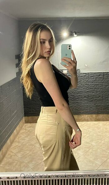 naomi_reyners_vip