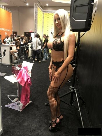Nicolette__shea