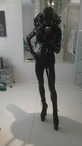 rubbobject_doll