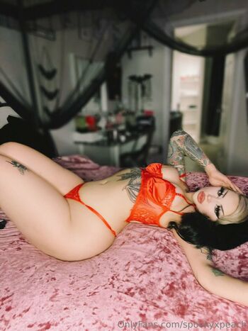 spookyxpeach