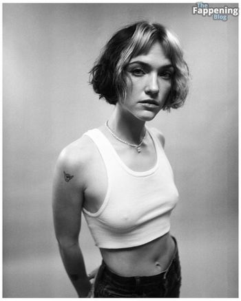 Violett Beane