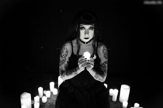 WatchGirlsPlay
