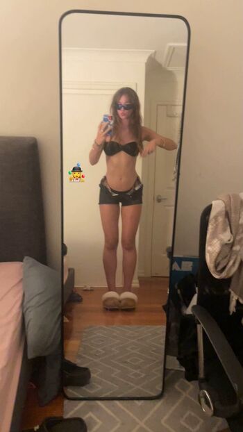 Zoe Zoesillss